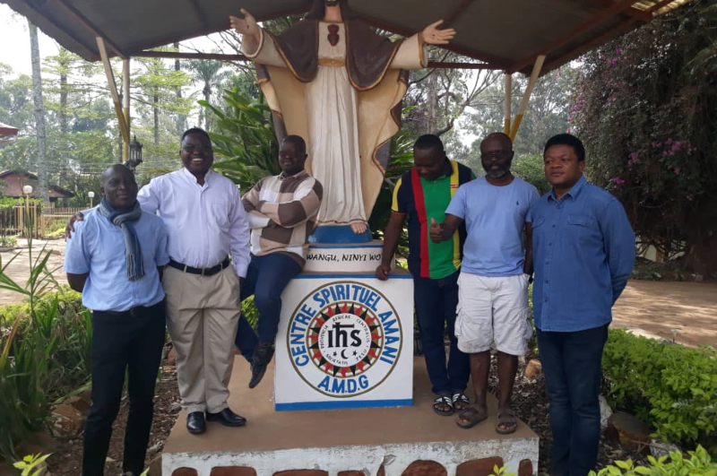 P. Anicet N’Teba, « Ma session avec les tertiaires » tiré du : Séjour d’un pèlerin de l’Institut historique de la Compagnie de Jésus au Kivu