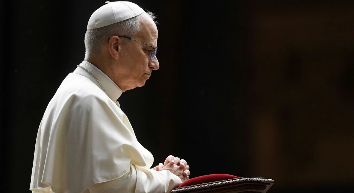 “Pray with the Pope”: 